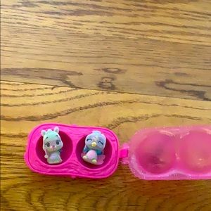 2 fluffy Hatchimals